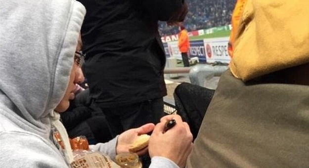 Báo Anh bị 'hớ' vì một CĐV Việt Nam