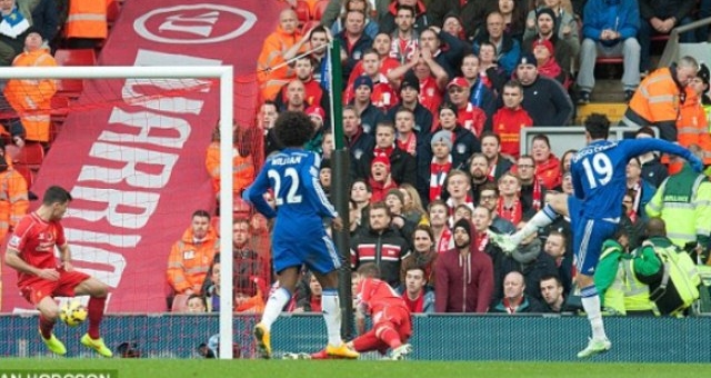 VIDEO: Phút 67 - Diego Costa nâng tỷ số 2-1 cho Chelsea (Liverpool 1-2 Chelsea)