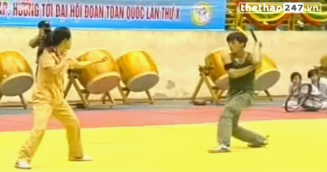 VIDEO võ thuật: Pha biểu diễn võ thuật thực chiến của nữ CSGT xinh đẹp