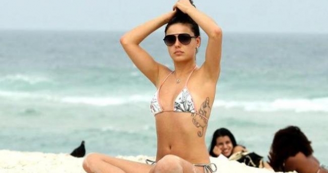 Tình mới Kaka xinh đẹp tuyệt trần