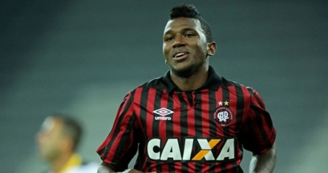 'Hàng khủng' Brazil trên đường cập bến Man United