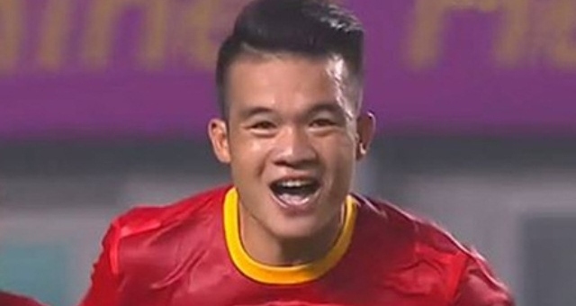 VIDEO: Phút 82 - Hoàng Thịnh nâng tỷ số lên 3-1 (Việt Nam 3-1 Malaysia)