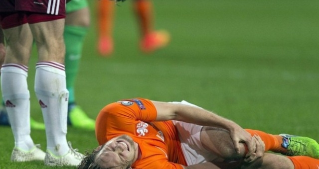 VIDEO: Tình huống dẫn đến chấn thương của Daley Blind (Hà Lan 6-0 Latvia)