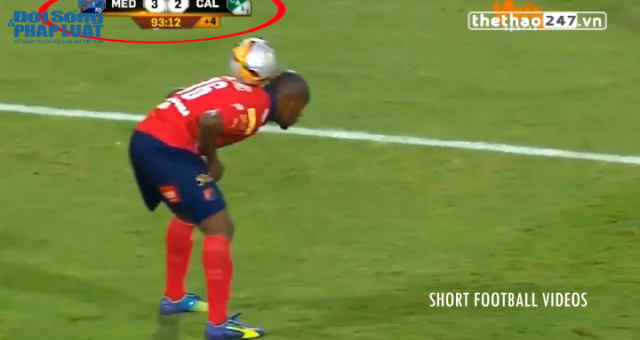 VIDEO: Màn câu giờ ấn tượng có 1 không 2 tại giải VĐQG Colombia