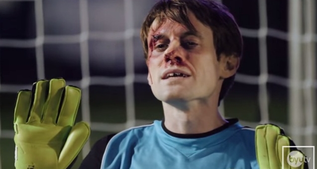 VIDEO: Thủ môn lãnh trọn 5 cú sút phạt đền... vào mặt