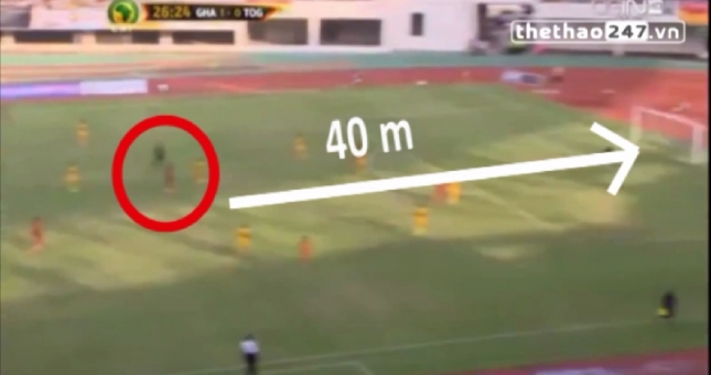 VIDEO: Siêu phẩm sút xa ghi bàn không tưởng từ khoảng cách 40m