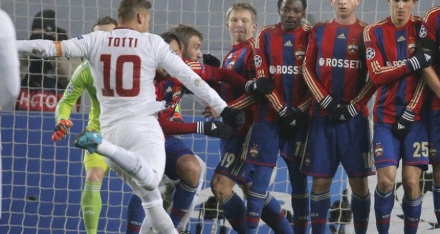 VIDEO: Totti lại lập kỷ lục mới ở đấu trường Champions League