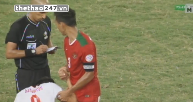 VIDEO: Cận cảnh pha va chạm 'kinh hoàng' của cầu thủ Indo và Philippines