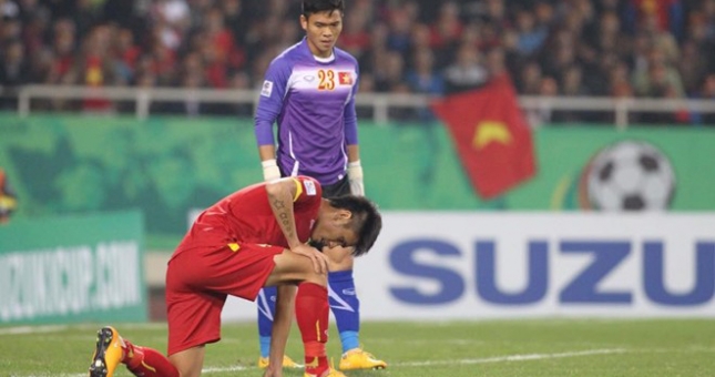 ĐT Việt Nam bị loại sốc, NHM rộ lên nghi ngờ... bán độ