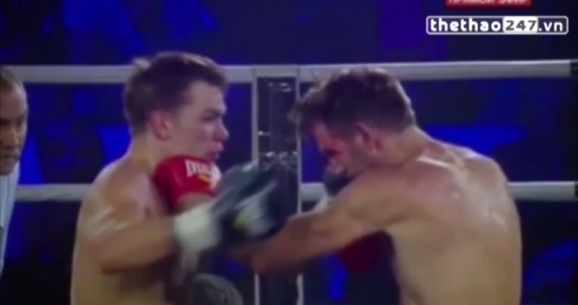 VIDEO: Võ sĩ nhập viện khẩn cấp sau cú đánh trời giáng