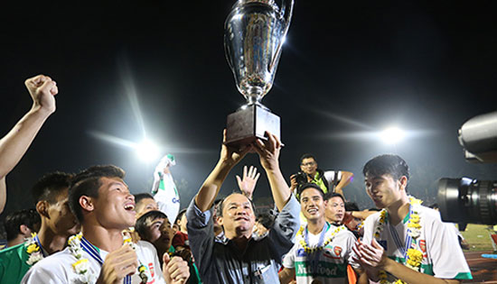 Bầu Đức làm mới HAGL để chào đón Công Phượng và đồng đội