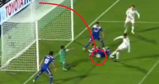 VIDEO: Những pha bỏ lỡ khó tin của các siêu sao bóng đá