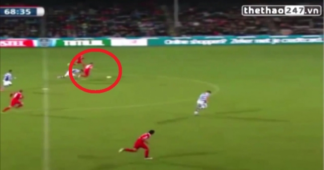 VIDEO: Pha sút xa ghi bàn từ khoảng cách 50m tại Hà Lan