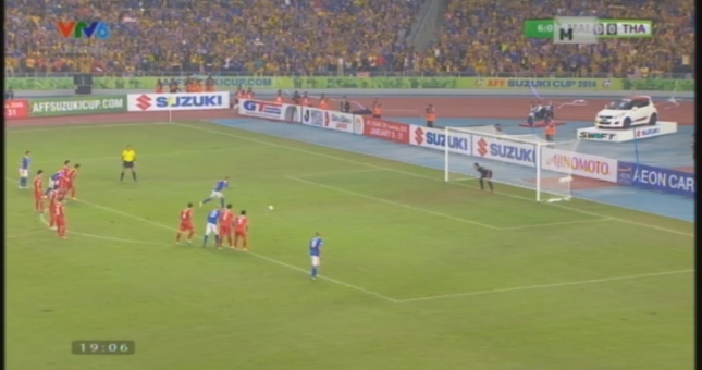 VIDEO: Phút 5' - Tình huống dẫn đến bàn thắng sớm cho Malaysia