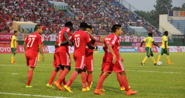 Video clip bàn thắng: Bình Dương 6-1 Đồng Tháp - Đánh tennis trên sân Gò Đậu