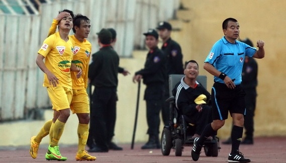 Thanh Hóa 2-1 SHB.Đà Nẵng: 3 điểm đầu tiên cho thầy trò HLV Vũ Quang Bảo