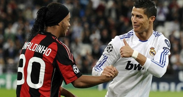 VIDEO: So kỹ thuật lừa bóng thượng thừa của Ronaldinho và CR7
