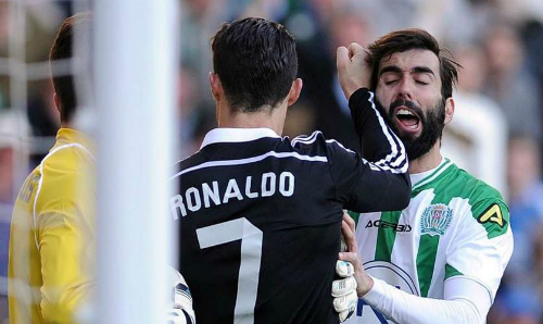 Ronaldo có nguy cơ bị treo giò 12 trận