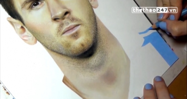 VIDEO: Cô gái vẽ chân dung Messi như ảnh thật