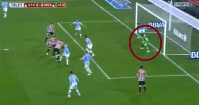 VIDEO: Phản xạ tuyệt vời của thủ thành Ochoa trong trận gặp Athletic Bilbao