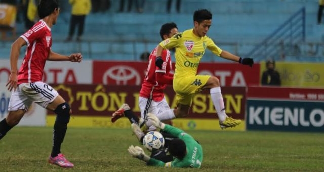 Văn Quyết tỏa sáng, Hà Nội T&T đánh bại Đồng Nai