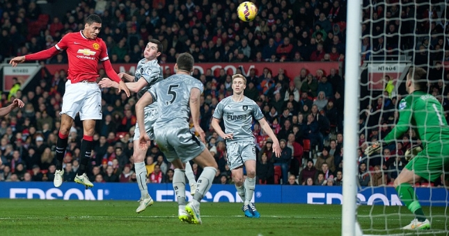 Video clip bàn thắng: Man United - Burley - Ngôi sao Smalling