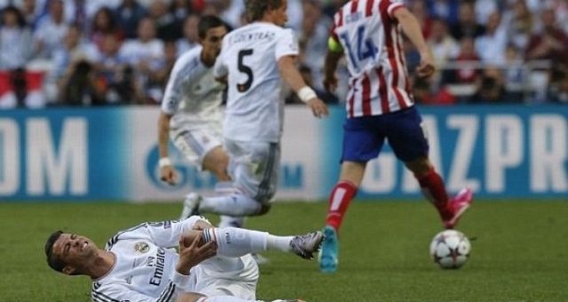 VIDEO: Những pha vào bóng triệt hạ của đối thủ với Ronaldo