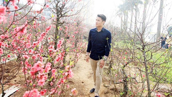 Mạc Hồng Quân mang 'đặc sản Thủ đô' về Séc ăn Tết