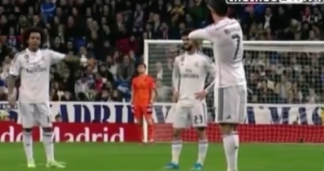 VIDEO: Màn 'kịch câm' hài hước của Ronaldo và Marcelo khiến Isco, Casillas bối rối