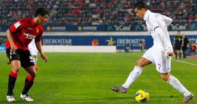 VIDEO: Học cách rê bóng bằng gót độc đáo của Cristiano Ronaldo