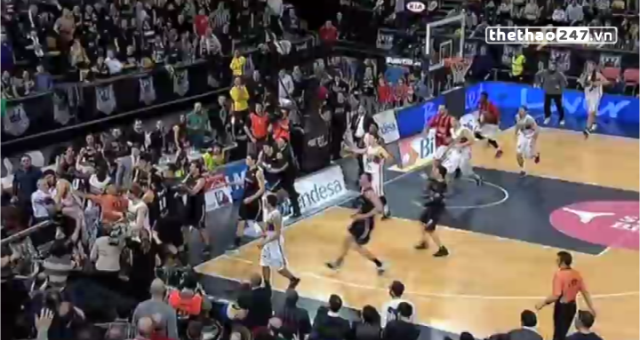 VIDEO: Ẩu đả kinh hoàng trọng tài đuổi tất cả cầu thủ của 2 đội