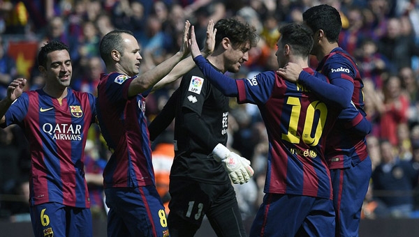 Messi rực sáng, Barca soán ngôi đầu của Real Madrid