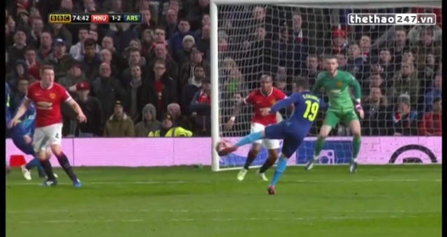 VIDEO: De Gea pha bay người cứu thua xuất thần từ chối siêu phẩm của Cazorla