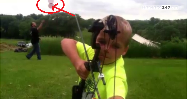 VIDEO: Xạ thủ nhí bắn cung như 'anh hùng xạ điêu'