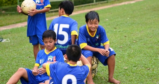 Giám đốc JMG toàn cầu khen ngợi khóa 3, khóa 4 của HAGL JMG