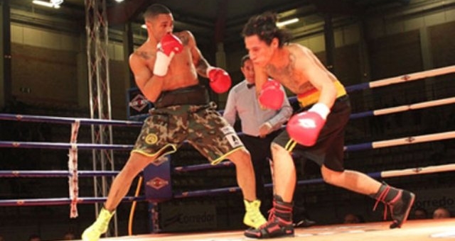 VIDEO: Hạ knock-out đối thủ với 4 cú đấm sau 29 giây