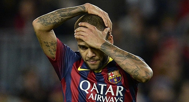Sắp rời Barca, Dani Alves chửi phóng là 'bầy cừu đi tiểu'