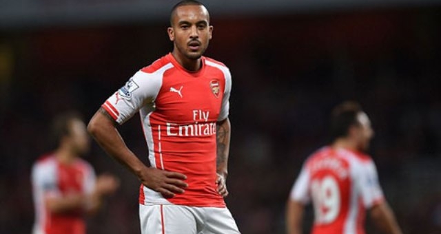 VIDEO: Những pha bỏ lỡ đáng tiếc của Walcott trước West Ham