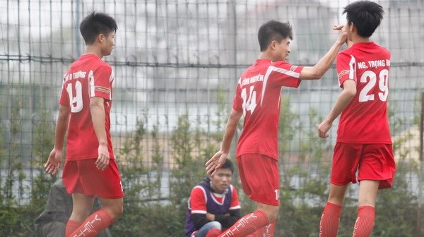 Viettel và Long An giành vé vào bán kết Giải U19 QG 2015