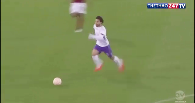 VIDEO: Pha độc diễn ngoạn mục từ giữa sân của 'Messi Ai Cập'