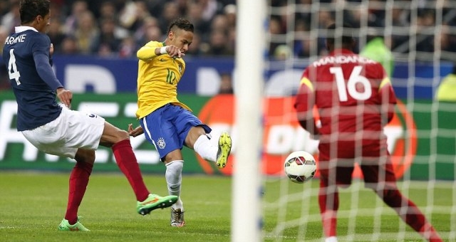 Video clip bàn thắng: Pháp 1-3 Brazil - Neymar và Oscar nổ súng