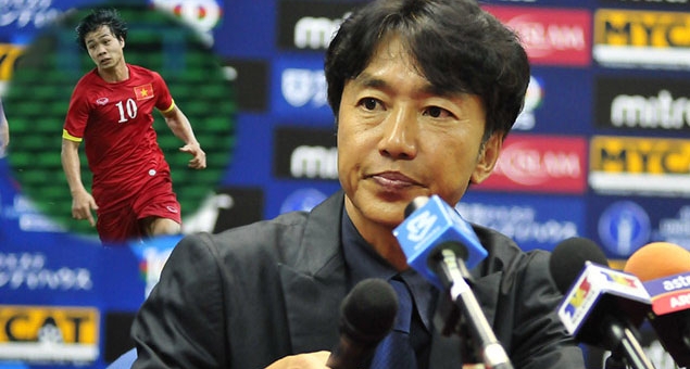 'Đừng hỏi tôi về Công Phượng' - quan điểm của HLV người Nhật