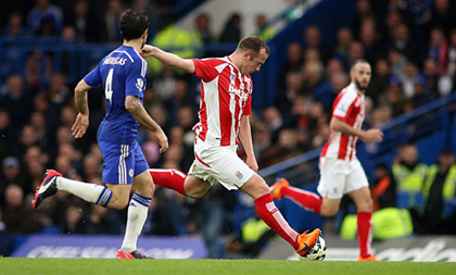 Charlie Adam lên tiếng về siêu phẩm vào lưới Courtois