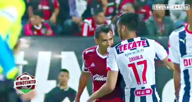 VIDEO: Cầu thủ bắt chước Suarez cắn đối phương ở giải VĐQG Peru