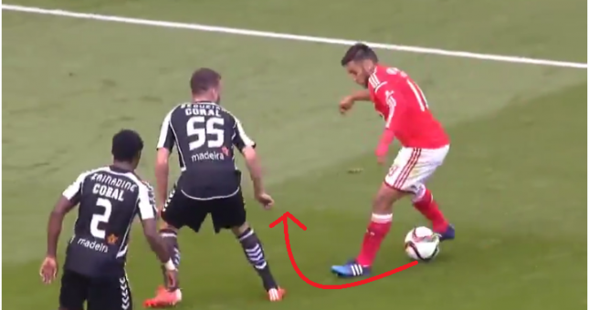 VIDEO: Pha qua người như Ronaldinho của sao Benfica