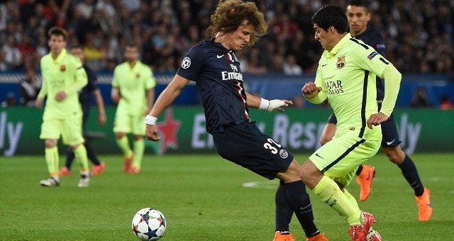 Glenn Hoddle: 'David Luiz đá bóng như đứa trẻ 8 tuổi'