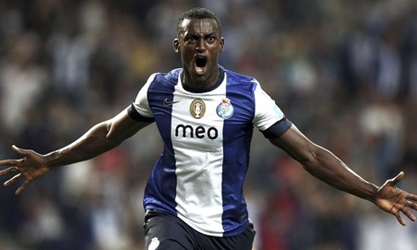 Man Utd  mua “hung thần” của Bayern thay Falcao