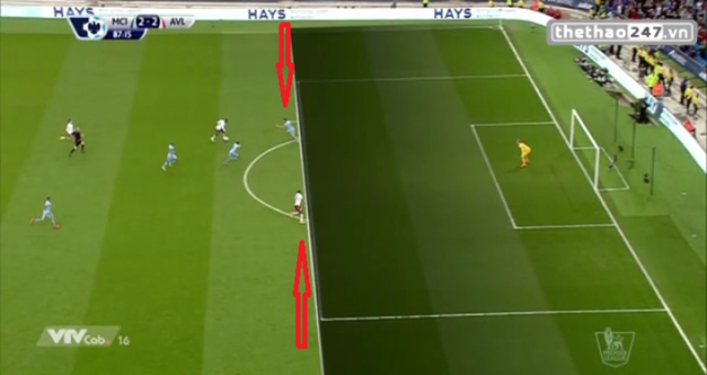 VIDEO: Sai lầm của trọng tài khiến Aston Villa mất quả penalty