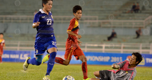 Video bàn thắng: Nữ Myanmar 2-3 Nữ Thái Lan (Chung kết AFF Cup 2015)