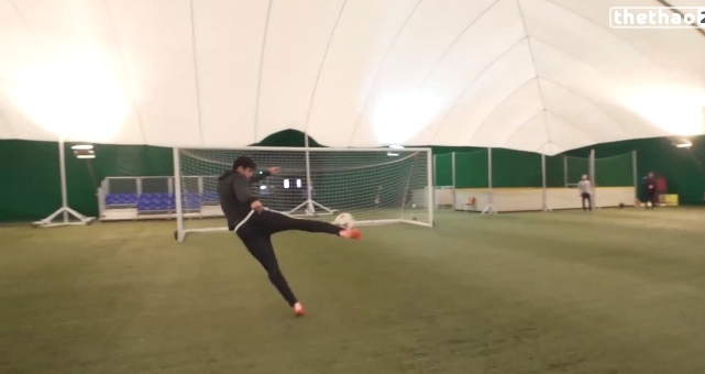 VIDEO: Diego Costa luyện dứt điểm như thế nào